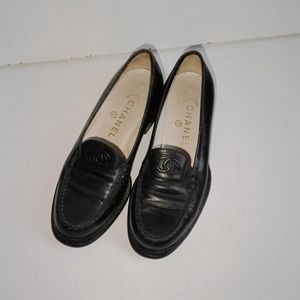VINTAGE CHANEL LOAFERS W/ ORIGINAL BOX + DUSTBAG